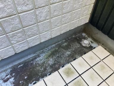 ベランダは雨漏りしやすい？その原因と対策を解説